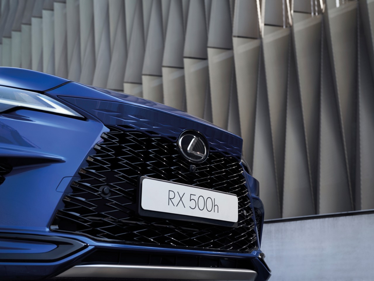 Lexus RX 500h signiture bumper and grille